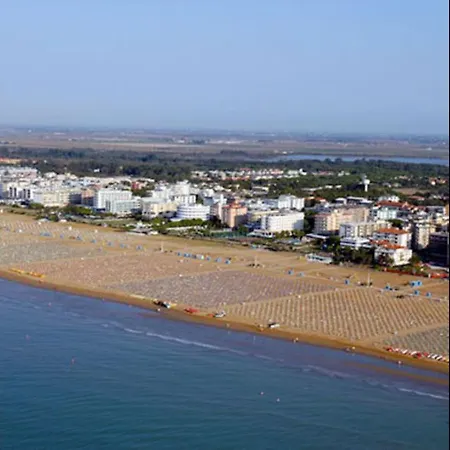 Seafront - Cosy - Private Beach Place Included By Beahost