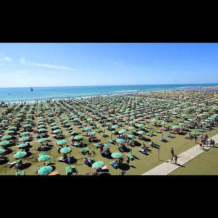 Seafront - Cosy - Private Beach Place Included By Beahost Apartamento